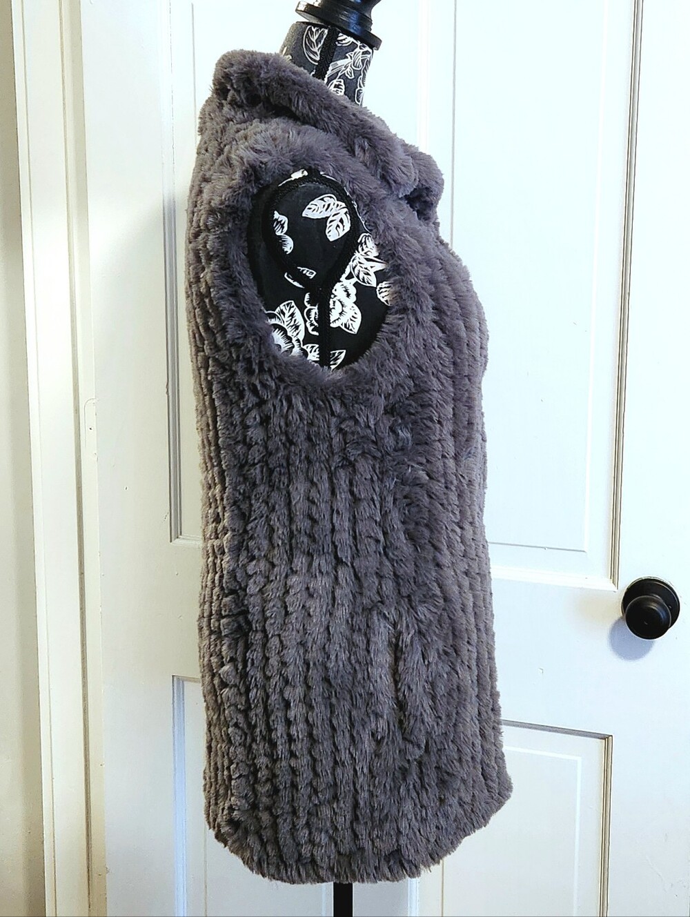 🩶Donna Salyers Fabulous Furs🩶 - Slate Gray Faux Fur Vest - Picture 7 of 13